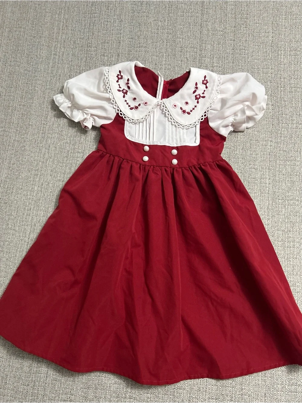 Red and White Vintage-Style Girls Dress Peter Pan Embroidered Collar. Size 4/5